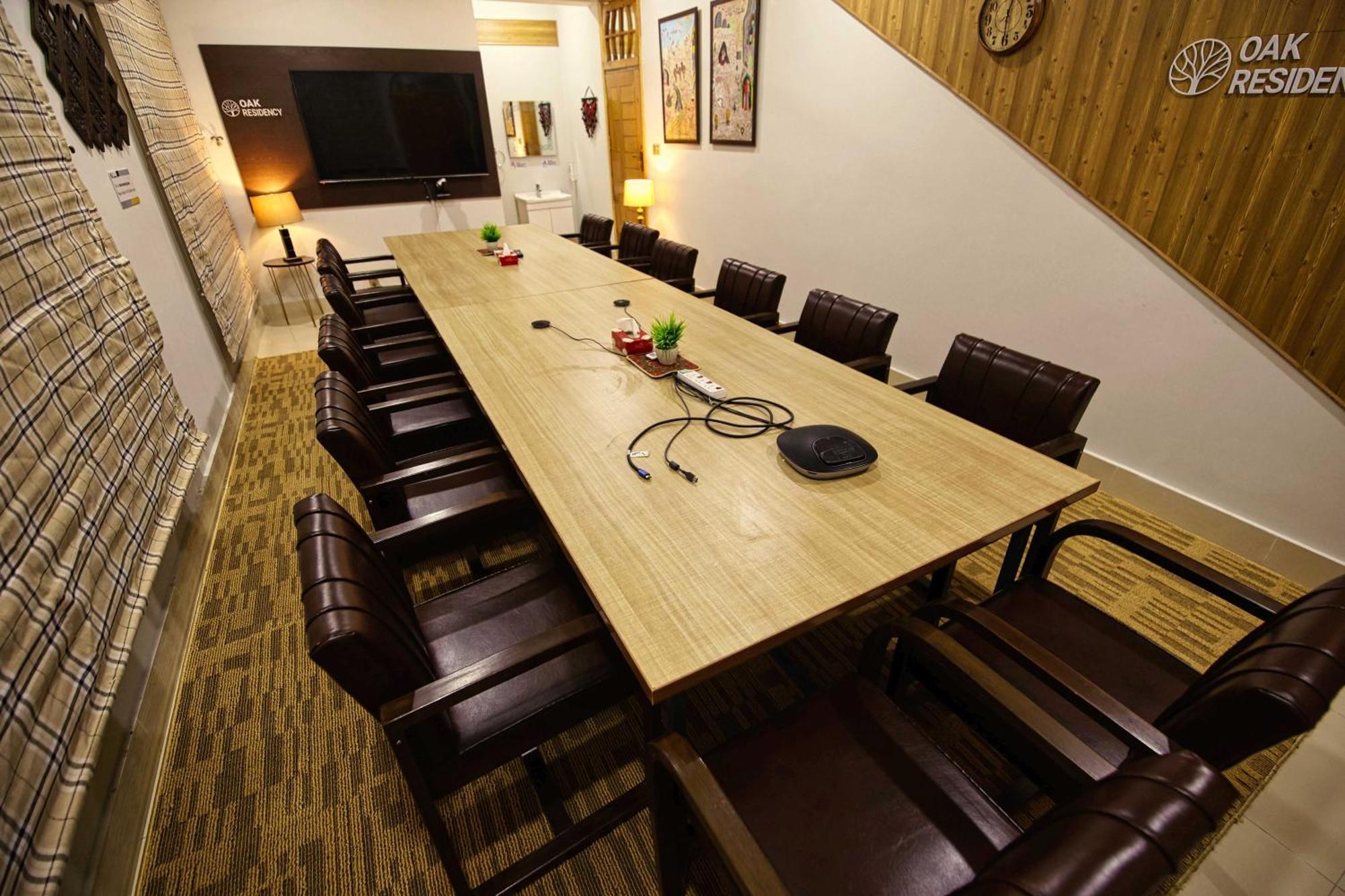 Oak Residency Hotel กิลกิต ภายนอก รูปภาพ