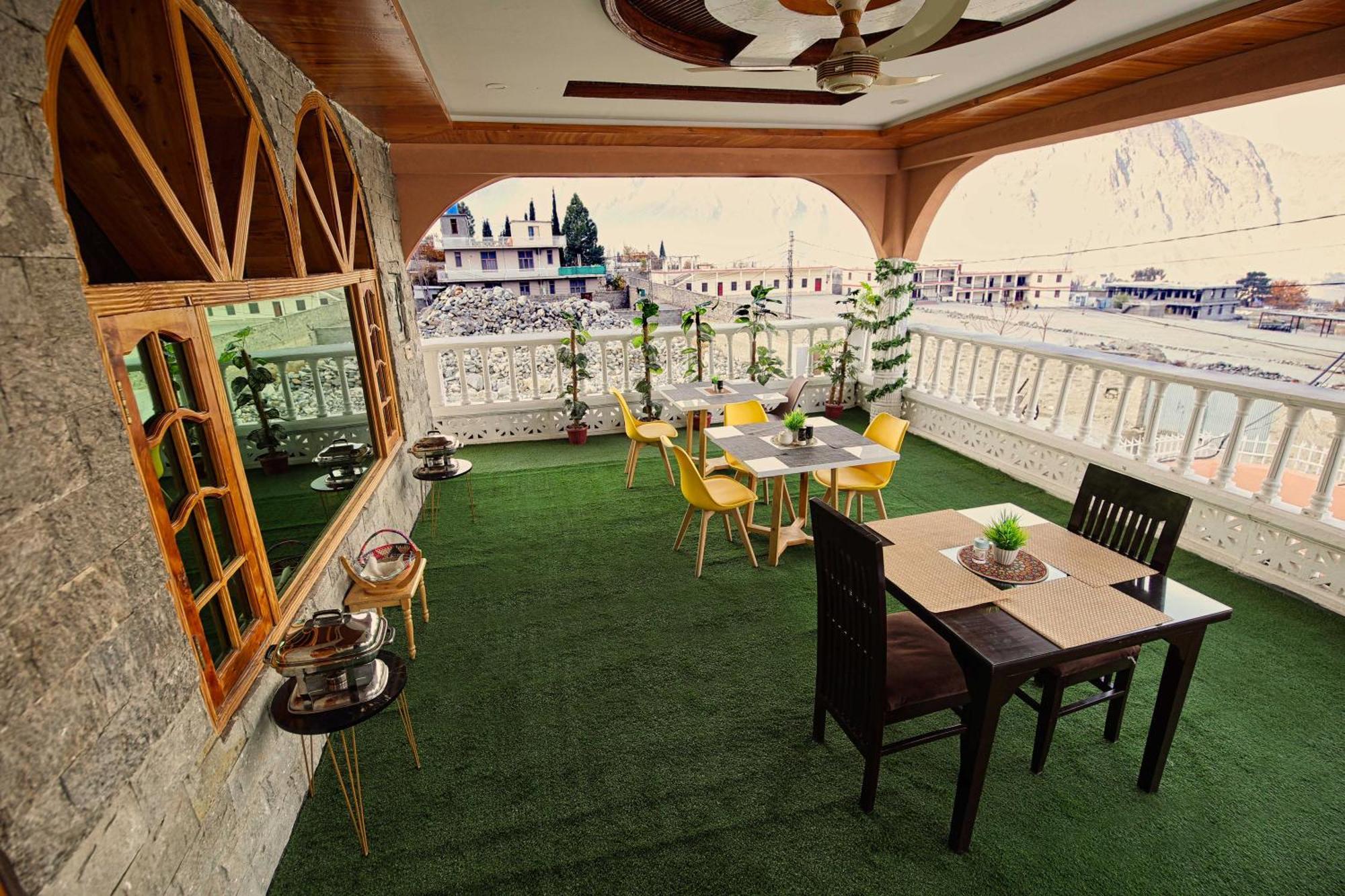 Oak Residency Hotel กิลกิต ภายนอก รูปภาพ