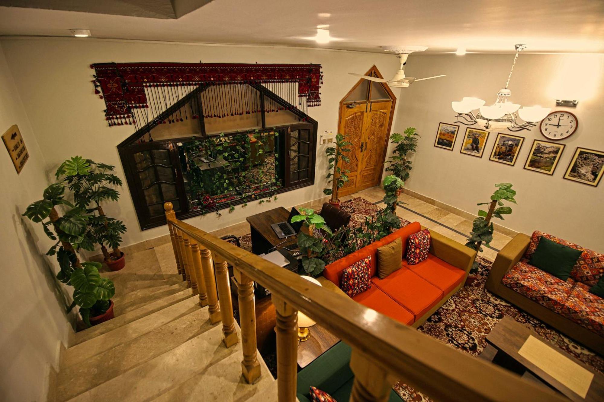 Oak Residency Hotel กิลกิต ภายนอก รูปภาพ