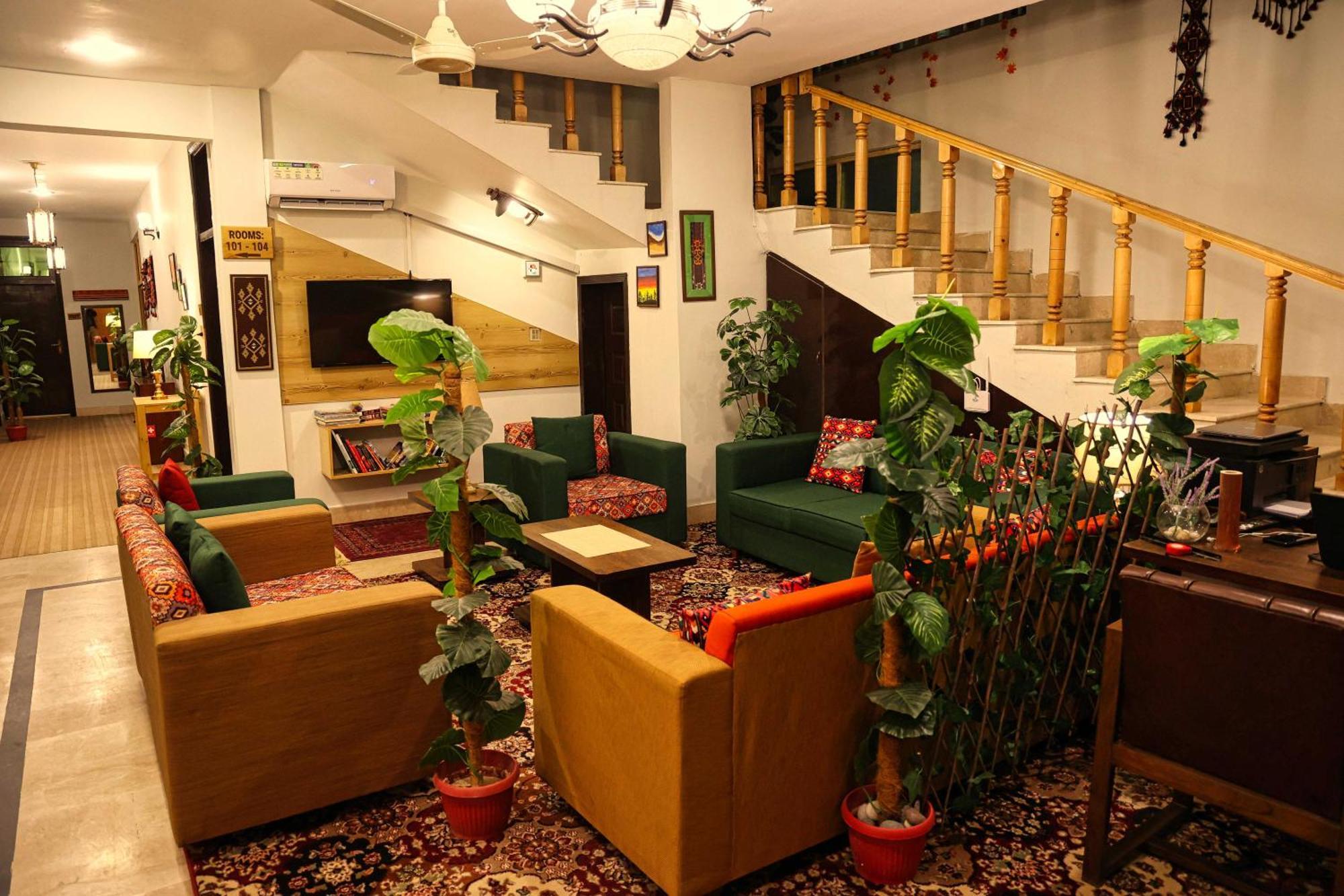 Oak Residency Hotel กิลกิต ภายนอก รูปภาพ