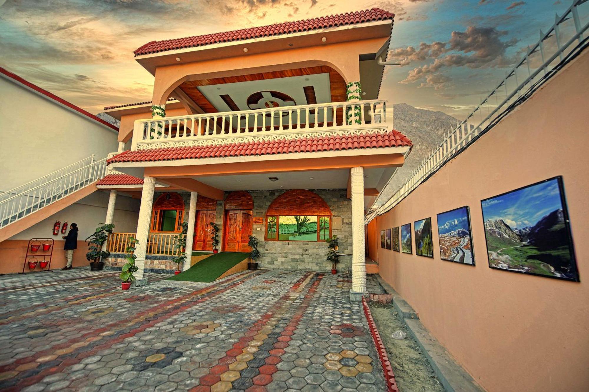 Oak Residency Hotel กิลกิต ภายนอก รูปภาพ